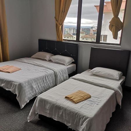 קוטה קינבלו Homestay Marina Court מראה חיצוני תמונה