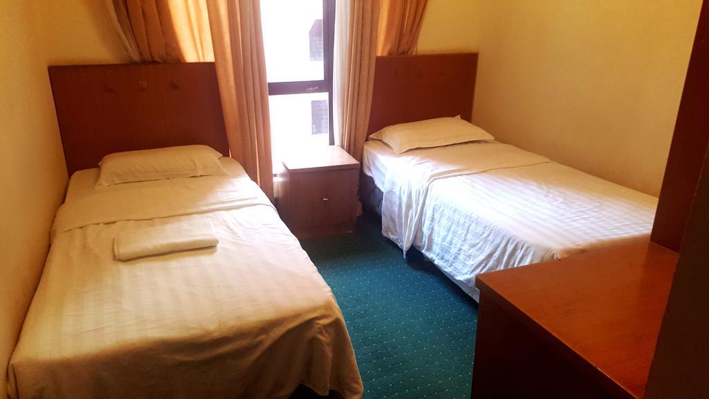 קוטה קינבלו Homestay Marina Court מראה חיצוני תמונה