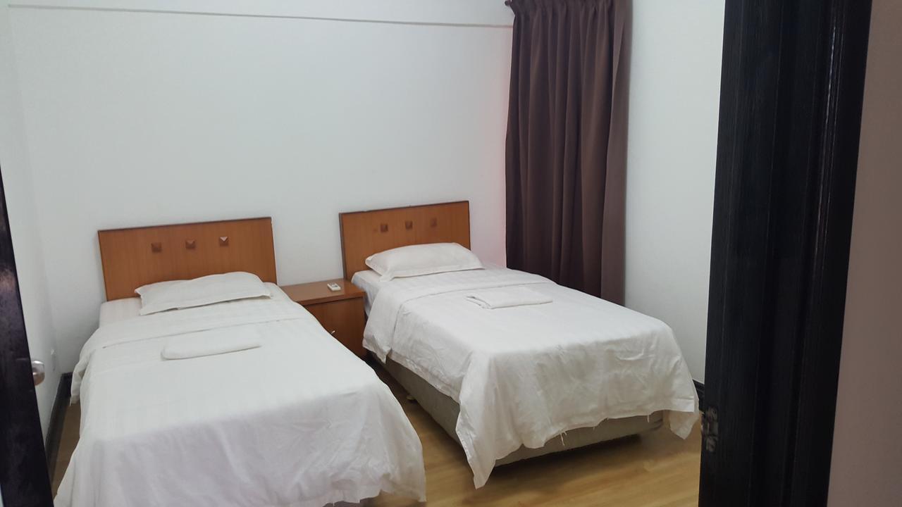 קוטה קינבלו Homestay Marina Court מראה חיצוני תמונה
